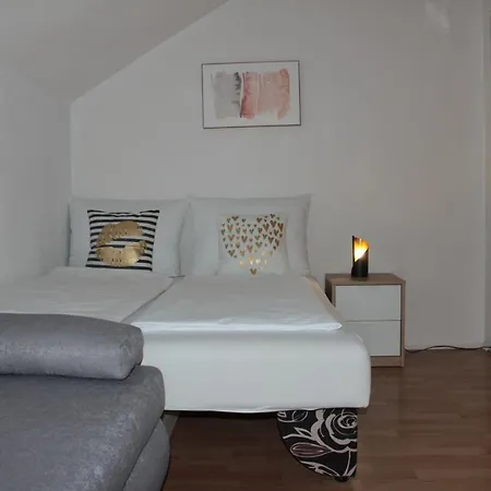 فيلة Kroatien Mercepi